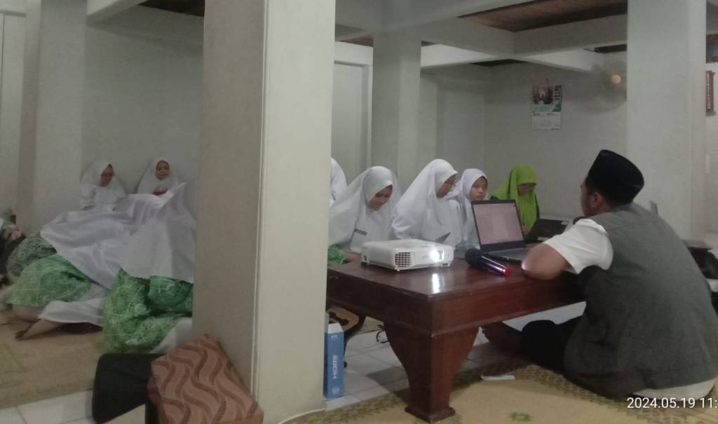 Peserta LDJ Praktik Langsung, dari Wawancara hingga Bikin Buletin