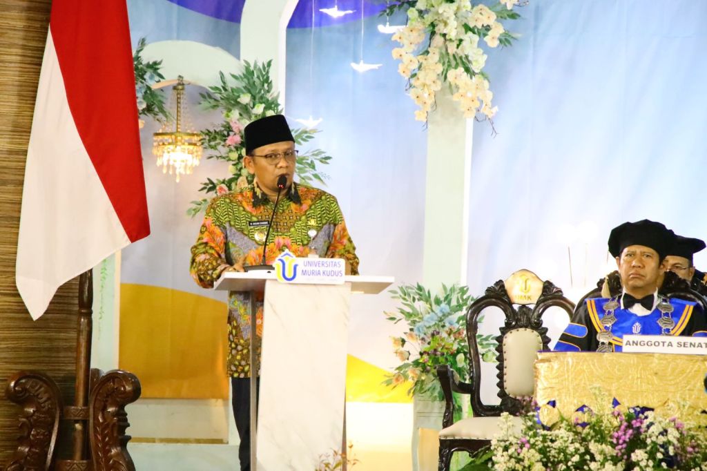 Hasan Chabibie di Wisuda UMK Kudus: Aksi Nyata di Dunia Pendidikan Sangat Penting