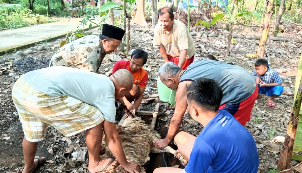 Kiai Muh Tasik Al Hafidz: Berkurban dan Berbagi Perkuat Persaudaraan&nbsp;Warga