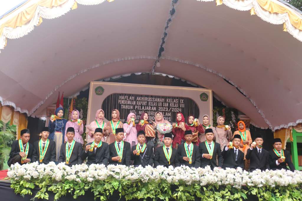 Haflah Akhirussanah, Peserta Didik MTs NU Nurussalam Demontrasi Baca Kitab Metode&nbsp;Amtsilati