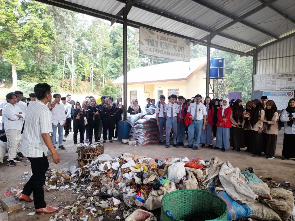 Menawan Mantu, Cara Sederhana Syukuri Hasil Bumi