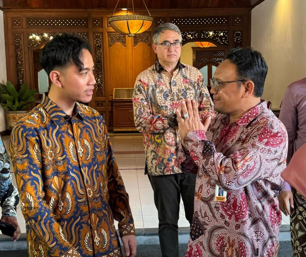 Lakukan Silaturahmi dengan Wali KOta Surakarta yang Juga Wapres RI Terpilih Gibran Rakabuming RakaPj Bupati Kudus Sebut untuk Kuatkan Kolaborasi antara Kudus dan&nbsp;Surakarta
