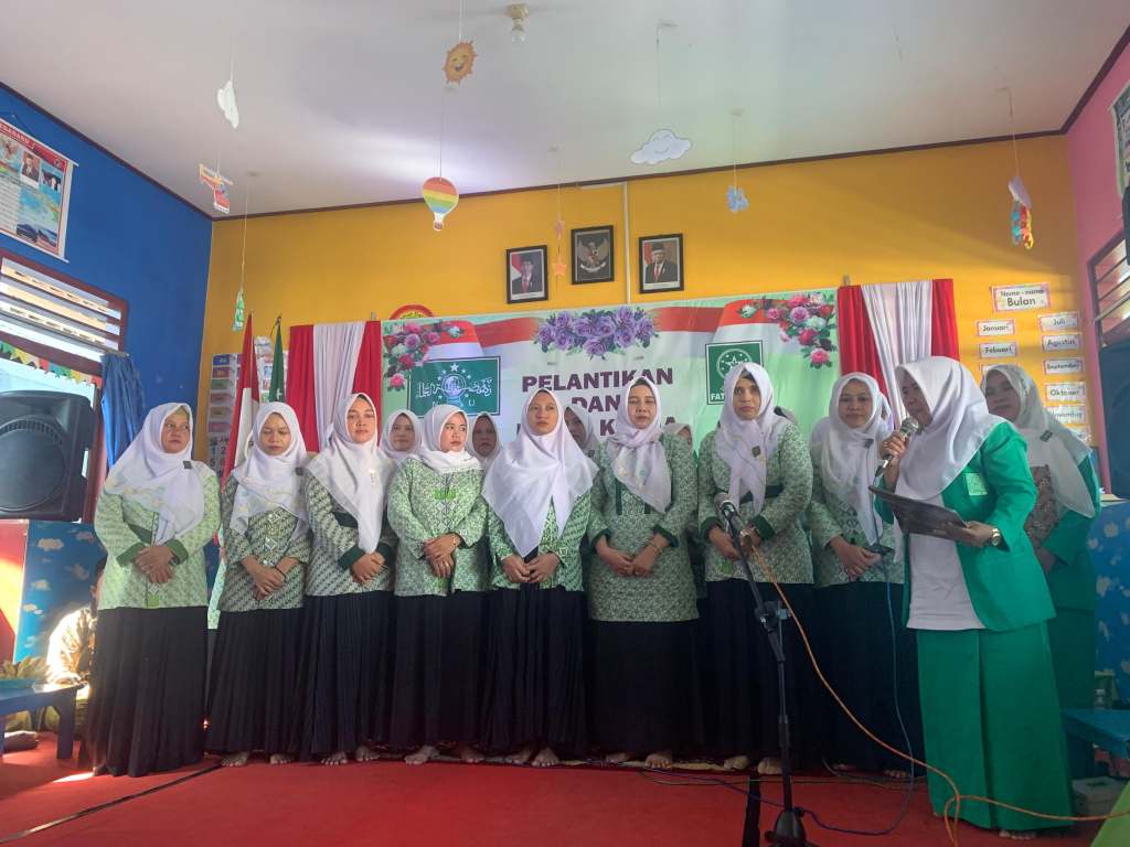 Pelantikan PR Fatayat NU Karangampel Kaliwungu Dirangkai dengan Raker