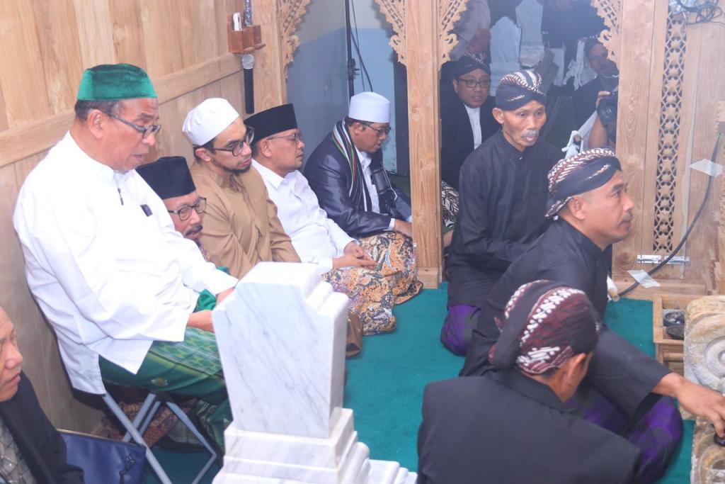 Hadiri Buka Luwur Sunan Muria, Pj Bupati: Warga Kudus Merasakan Ketenangan dan Kedamaian