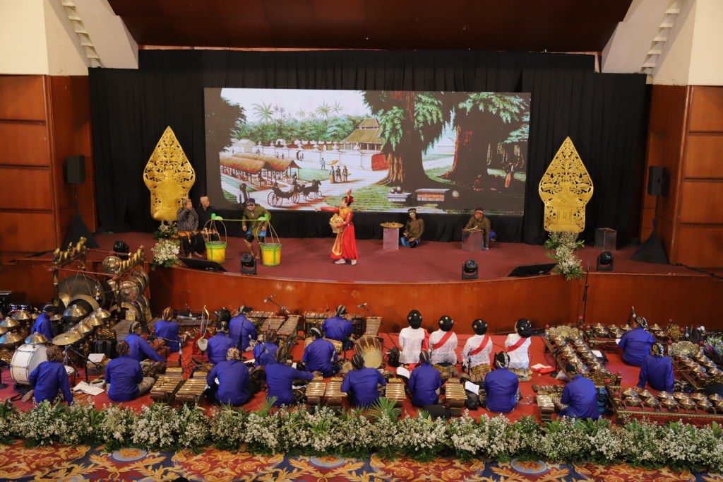 Pentas Ketoprak Sunan Gunun Jati, Dirjen Bimas Islam Kemenag: Budaya dan Agama Bisa Berjalan&nbsp;Beriringan