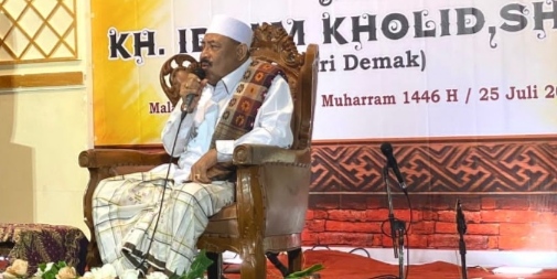 Pengajian di Makam Singopadon, KH. Idham Chalid: Ziarahi Wali Allah untuk Ngalap&nbsp;Keberkahan