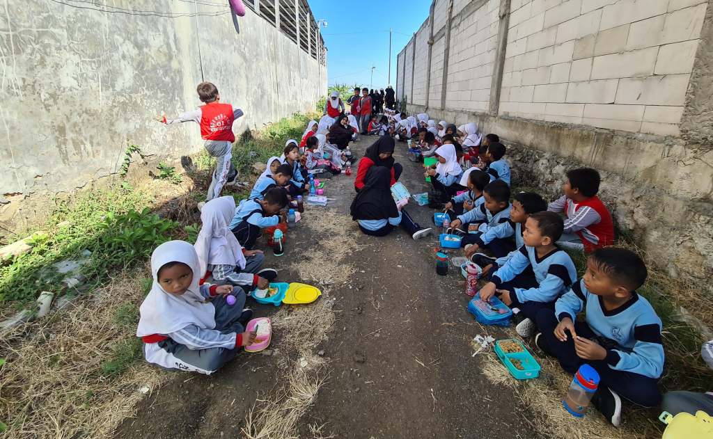 HaornasBersama SD Pranten, Kelompok 063 KKN IAIN Kudus Gelar Jalan Santai Keliling&nbsp;Desa